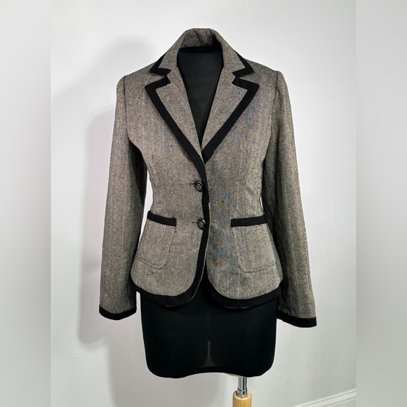 Twenty One Jackets & Blazers - Twenty One Herringbone Women Blazer With Pockets 2 Buttons Long Sleeves Medium